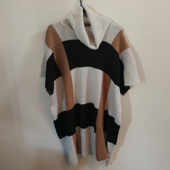 Bo Da Fa Sweaters - Woman's throw sweater poncho / one size fits all !